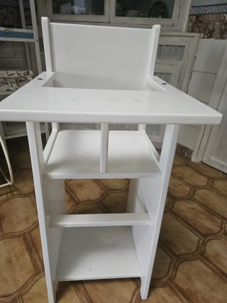 Trona blanca para bebé