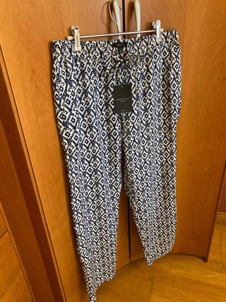 Pantalón ancho. Cortefiel Estampado