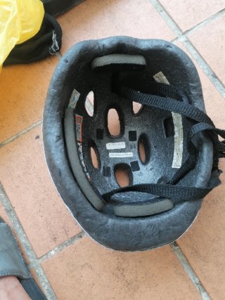 Casco de bicicleta azul