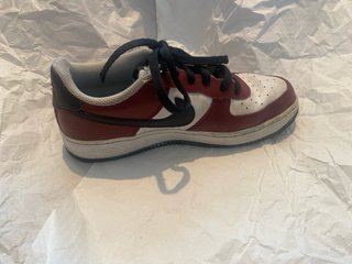 Nike Air Force 1 Granates Negras Blancas