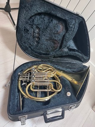 Trompa Doble Yamaha YHR-567 - Como Nueva