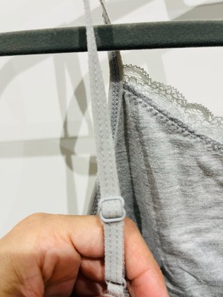 Camiseta básica de tirantes gris. Solo envío