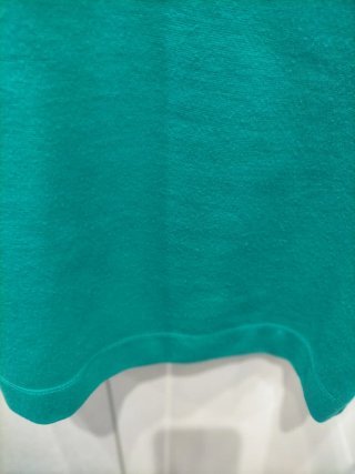 Vestido verde con gargantilla