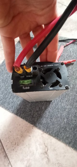 Inversor 300W 12V a 220V con pinzas
