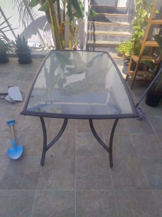 Mesa de exterior cristal y metal