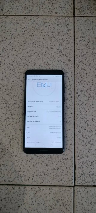 Móvil libre con cargador...HUAWEI P SMART...