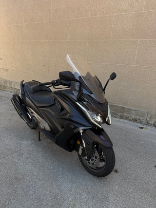 Kymco AK 550 Negra