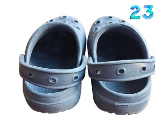 Sandálias tipo Croc Azul Marinho 23
