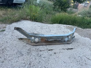 Travesaño frontal Mercedes MB