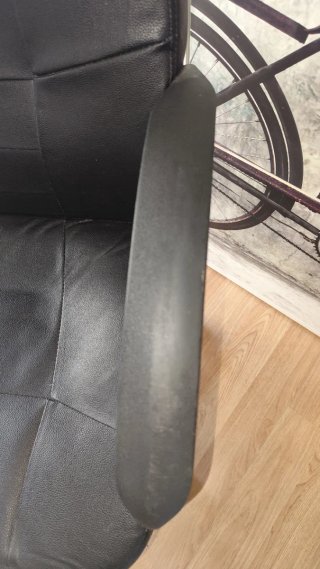 Silla de oficina negra