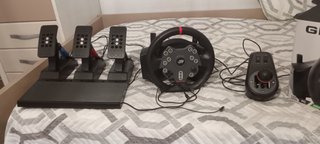 Volante Gamer Thrustmaster con Pedales y Palanca