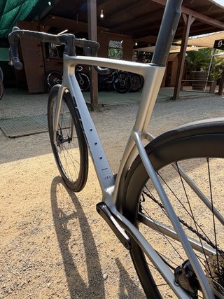 Berria Belador BR Shimano Ultegra di2 12v