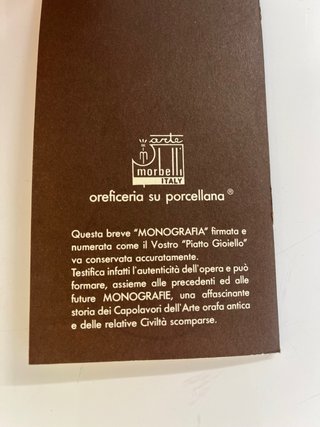 Piatto da collezione in porcellana