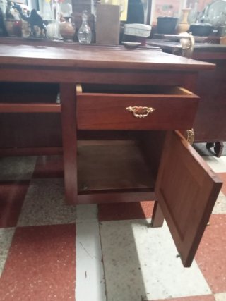 Mueble escritorio antiguo de madera
