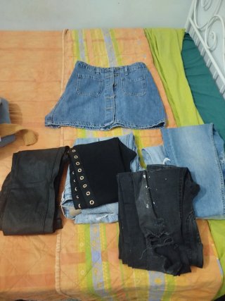Lote Ropa Talla 38: Vaqueros y Falda