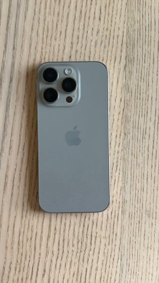 iPhone 16 Pro Apple