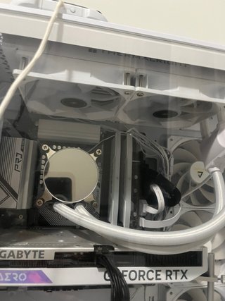 PC Gaming Blanco con RGB