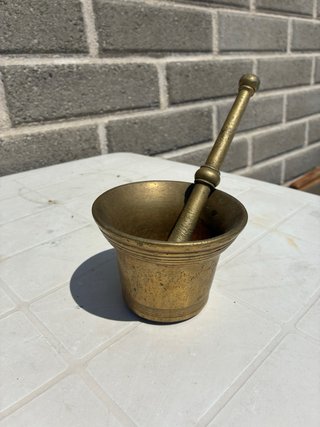 Mortaio e pestello in bronzo massiccio