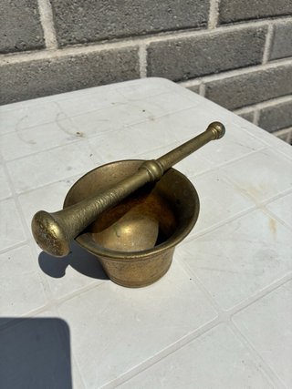 Mortaio e pestello in bronzo massiccio
