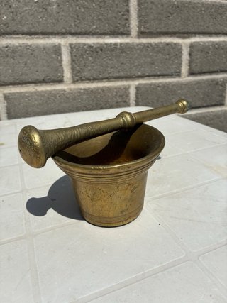 Mortaio e pestello in bronzo massiccio