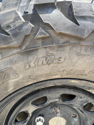 Llantas BFGoodrich Mud-Terrain T/A KM3 (33”)