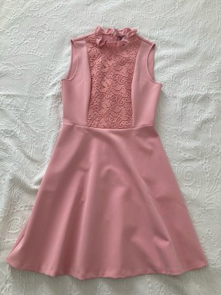 Vestido rosa con encaje