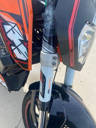 KTM Duke 125cc Naranja/Blanca