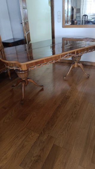 Mesa de salón extensible de madera