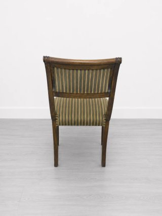 Sillón clásico madera brazos tapizado