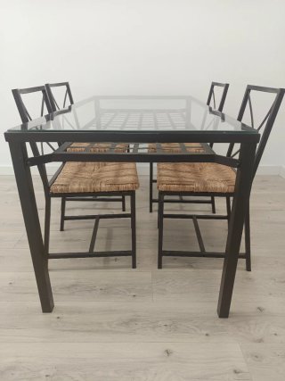 Mesa Ikea cristal y 4 sillas comedor