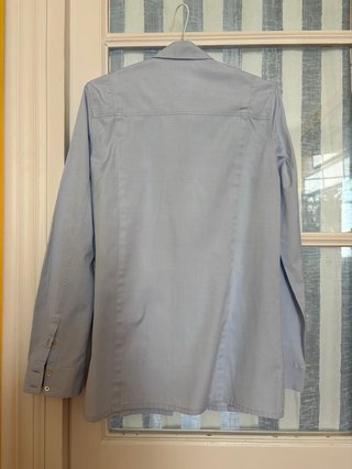 Camisa de mujer Prada azul clara larga