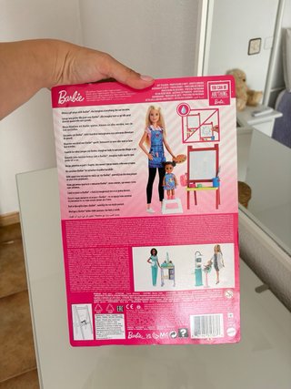 Barbie Profesora de Arte SIN ABRIR