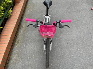 Bicicleta Infantil BTWIN con Cesta Rosa