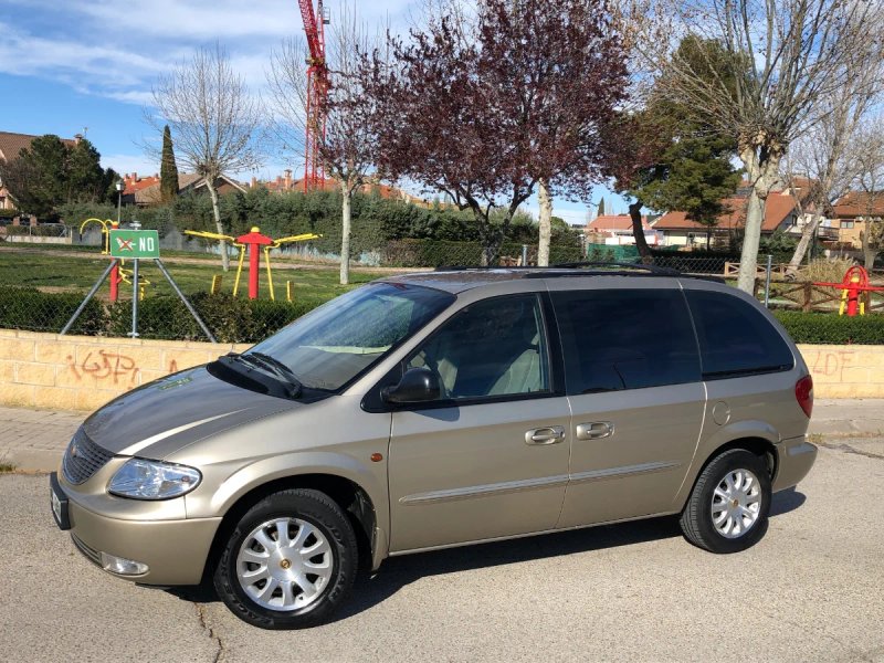Chrysler Voyager 2002 - foto 1