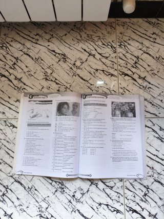 Libro de texto escolar Frontrunner 4 Workbook