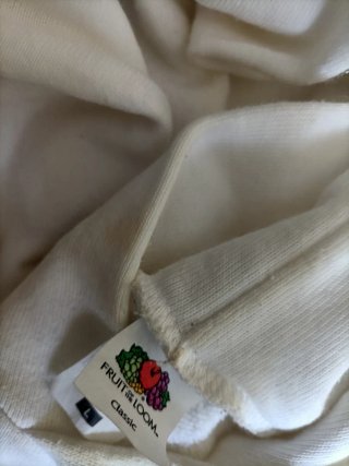 Sudadera blanca con capucha y frase