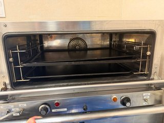 Horno Panadería y Pastelería con Bandejas