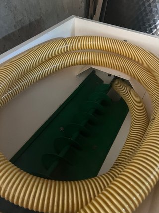 Pisadora de uvas electrica con manguera