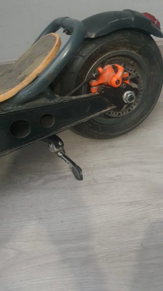 Patinete ceecotec bomgo
