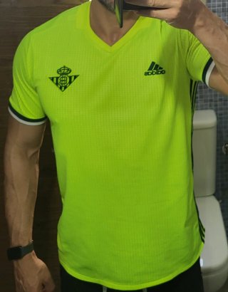 Camiseta REAL BETIS color amarillo.marca ADIDAS