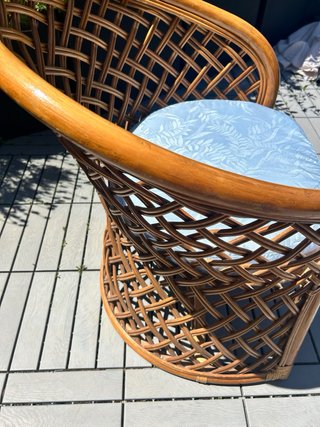 Sillón exterior ratán y cojín azul