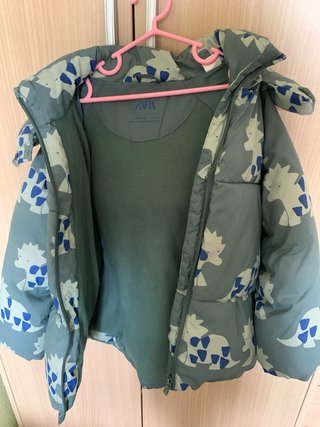 Abrigo infantil dinosaurios azul y gris