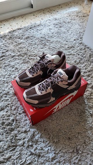Nike Vomero 5 Talla 43
