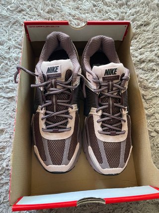 Nike Vomero 5 Talla 43