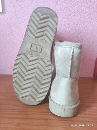 Botas bajas de pelo mujer beige