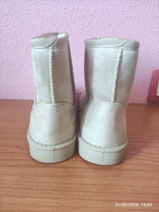 Botas bajas de pelo mujer beige