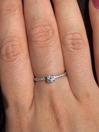Anel Moissanite e Zircónias Cúbicas