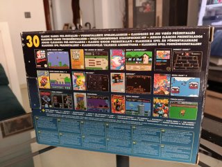 Nintendo Classic Mini NES con caja incluida.