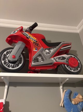 Moto Infantil Molto Pegasus Roja y Gris
