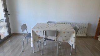 URGE VENTA Mesa y 4 Sillas